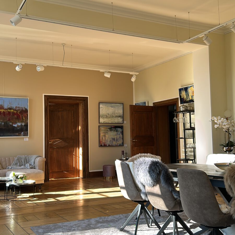 BA8B6157-8F02-4690-87F7-18E601DDAA44